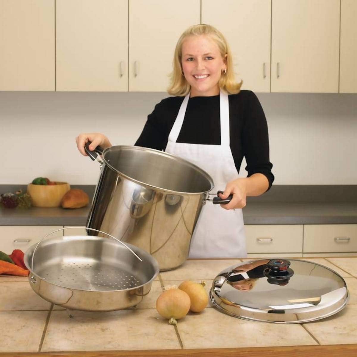 BNF Precise Heat 30-Quart Stockpot with Steamer Basket 1