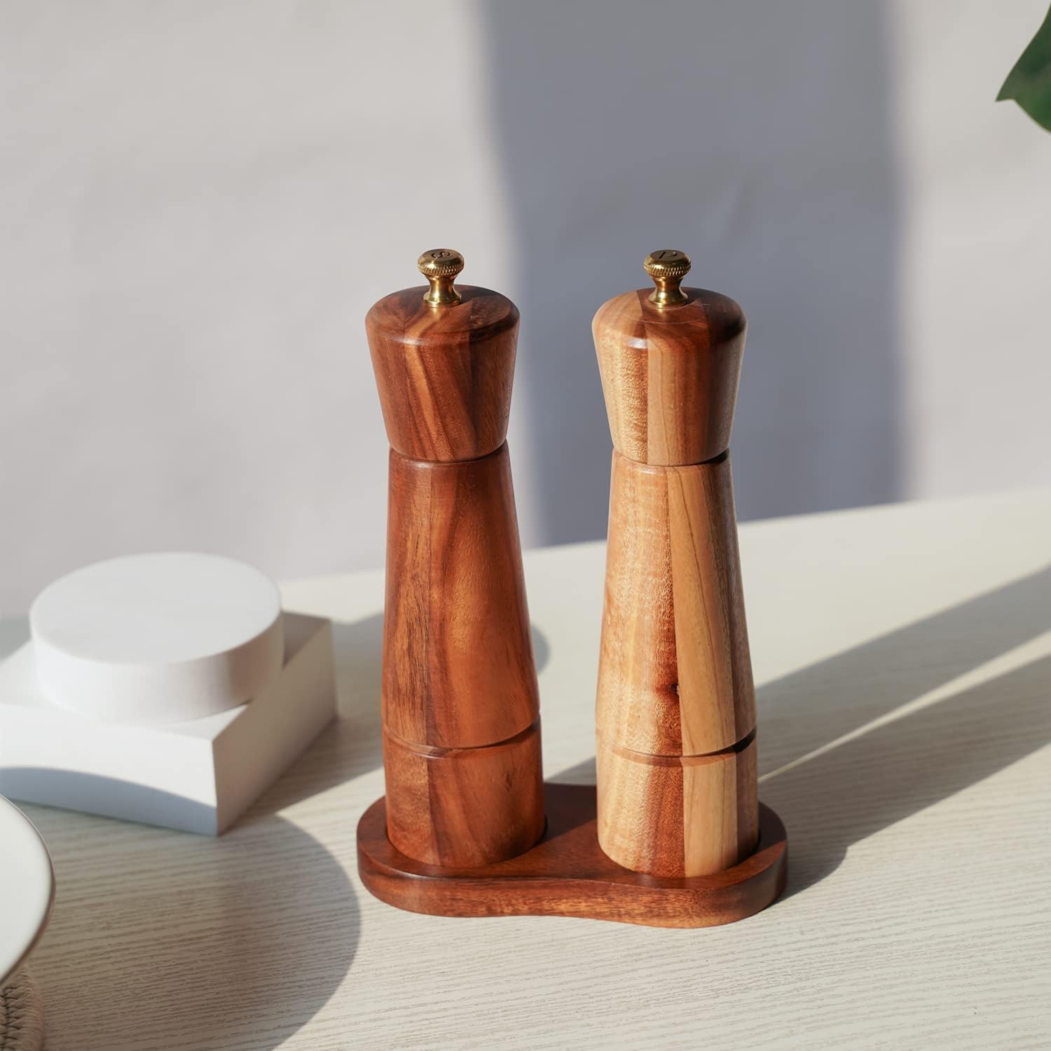 DeroTeno Salt and Pepper Mill Set with Tray