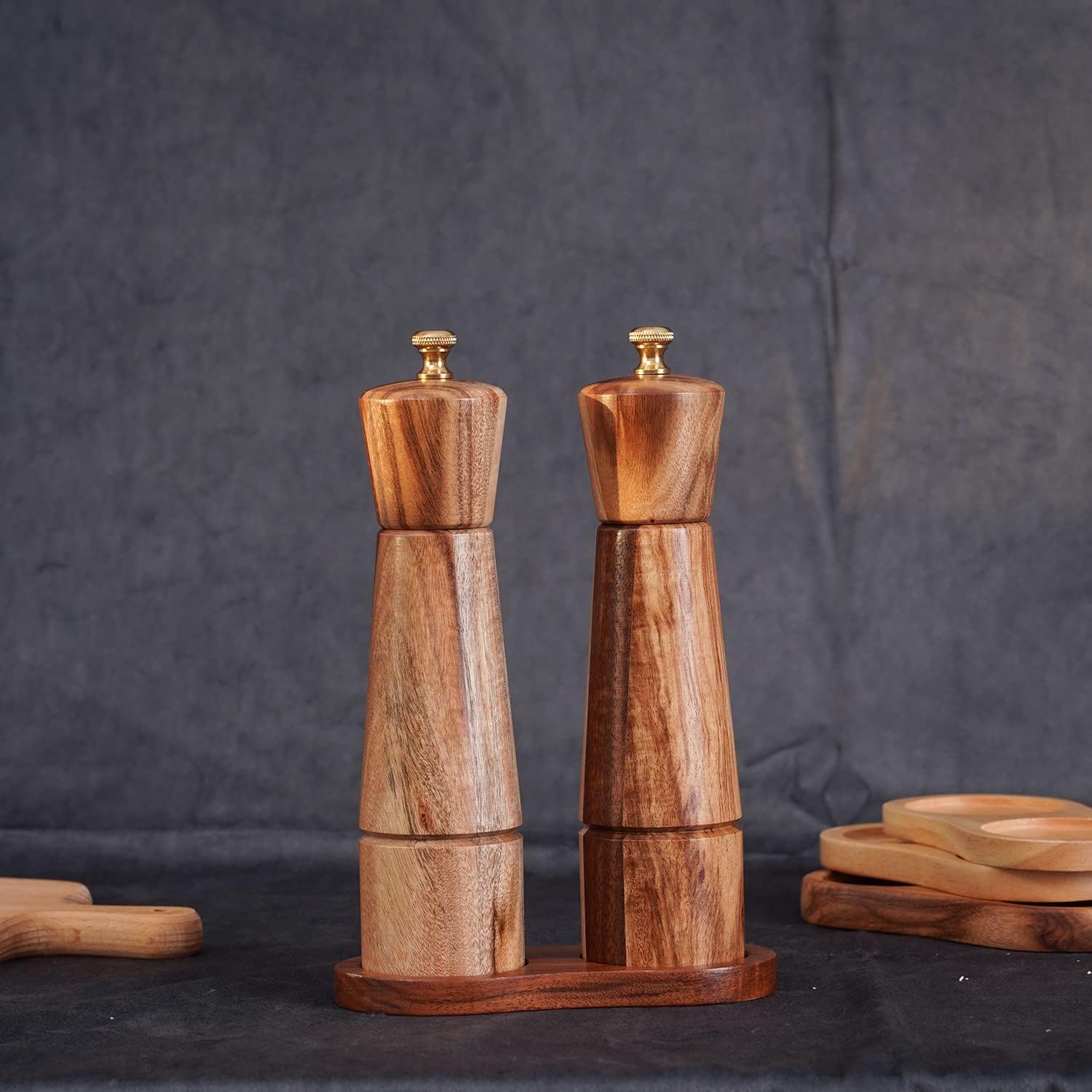 DeroTeno Salt and Pepper Mill Set with Tray