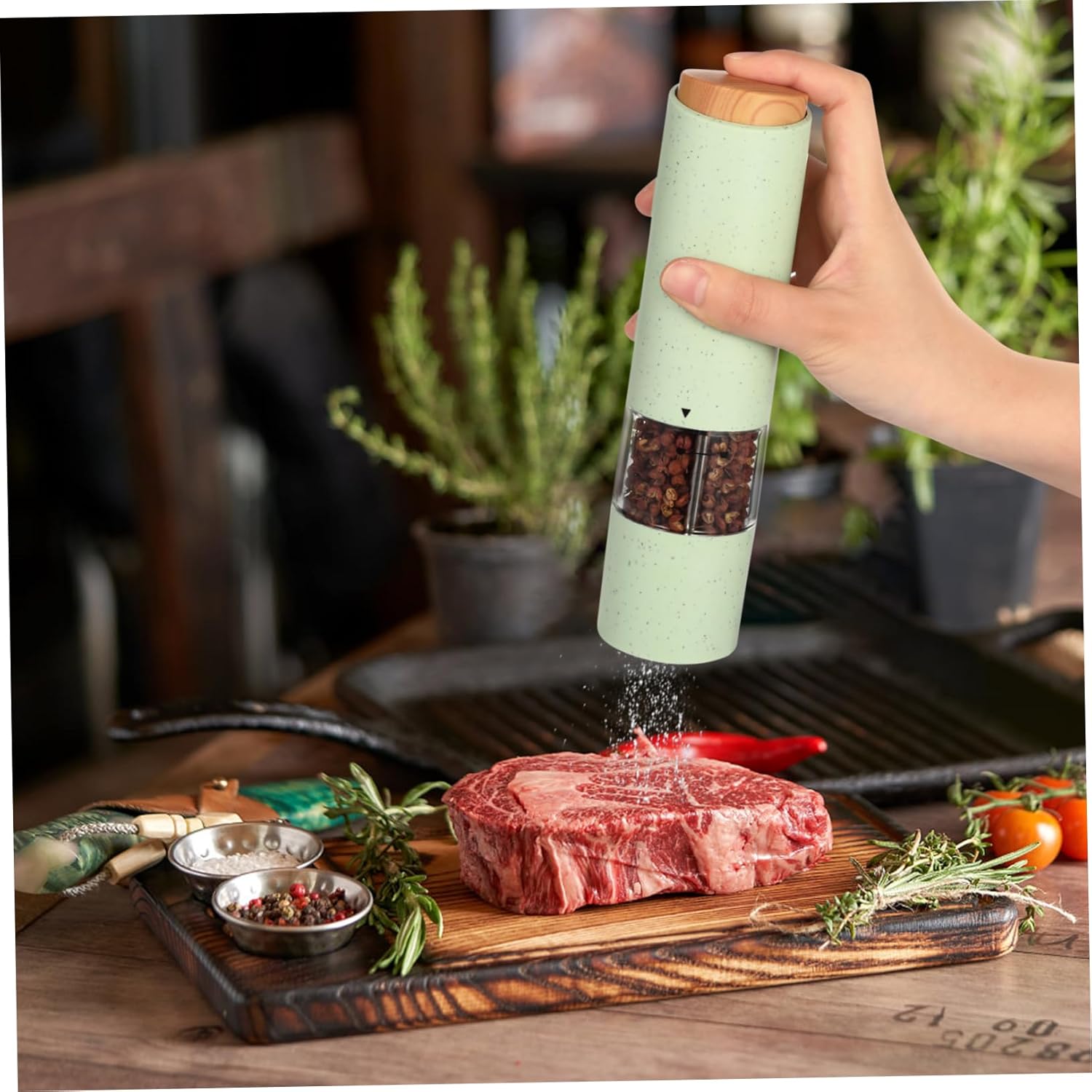 BESTOYARD Electric Salt and Pepper Grinder Set