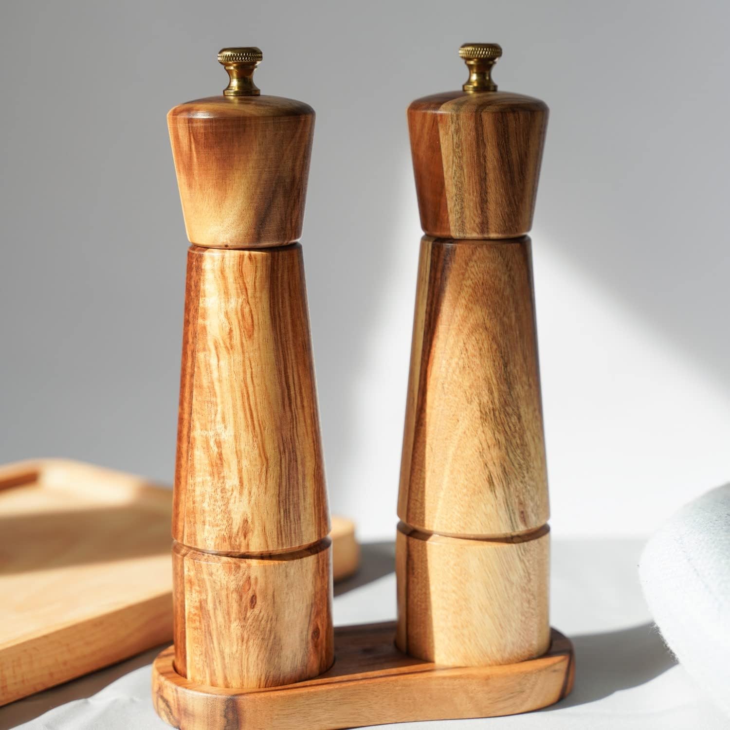 DeroTeno Salt and Pepper Mill Set with Tray