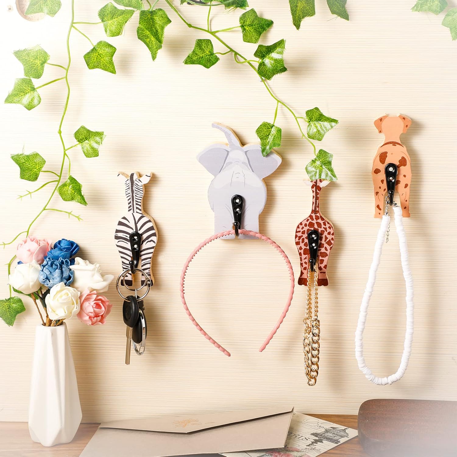 Qunclay 4 Pcs Safari Animal Wall Hooks Decorative